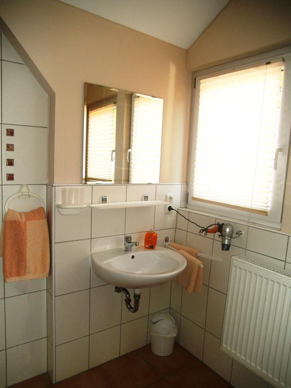 Pension Fitnessoase Eußenheim Habitación foto
