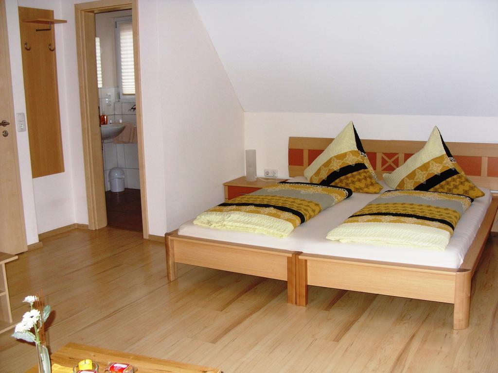 Pension Fitnessoase Eußenheim Habitación foto
