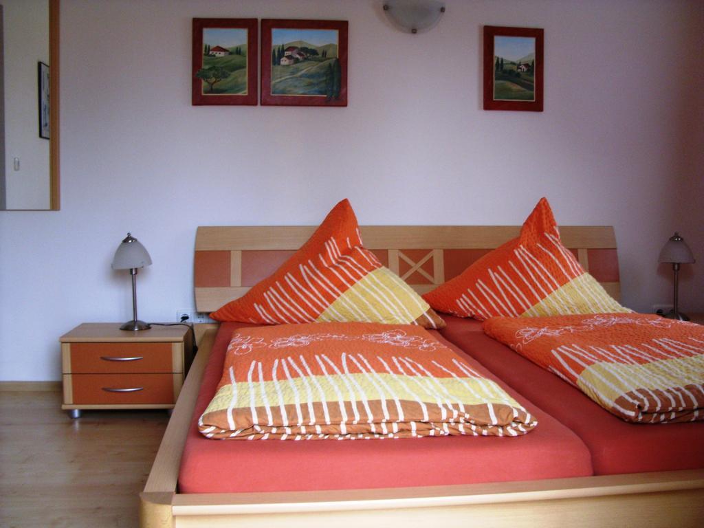 Pension Fitnessoase Eußenheim Habitación foto