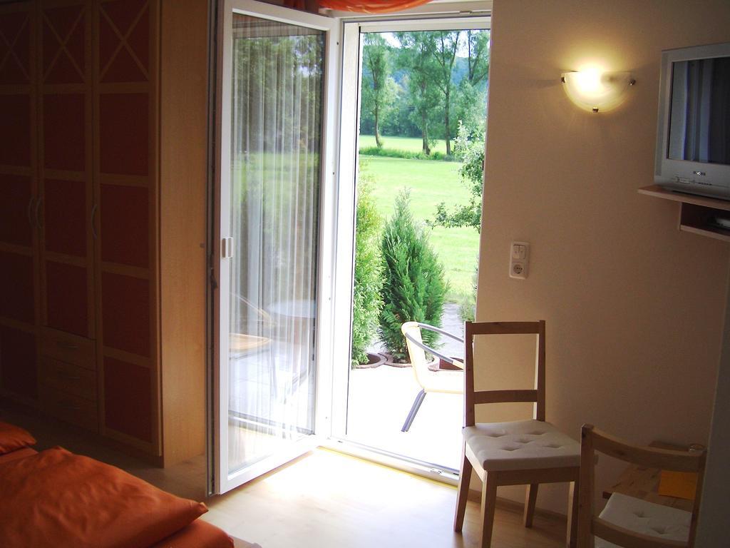Pension Fitnessoase Eußenheim Habitación foto