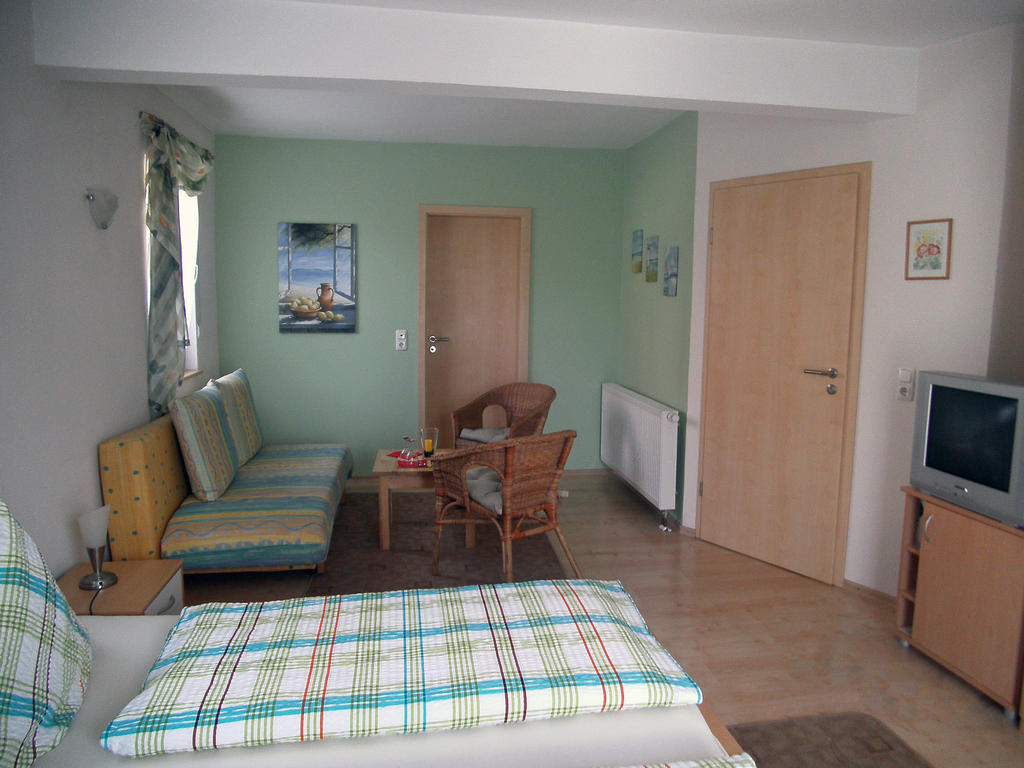 Pension Fitnessoase Eußenheim Habitación foto